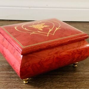 Unione Artigiani Intarsio Sorrentio music box